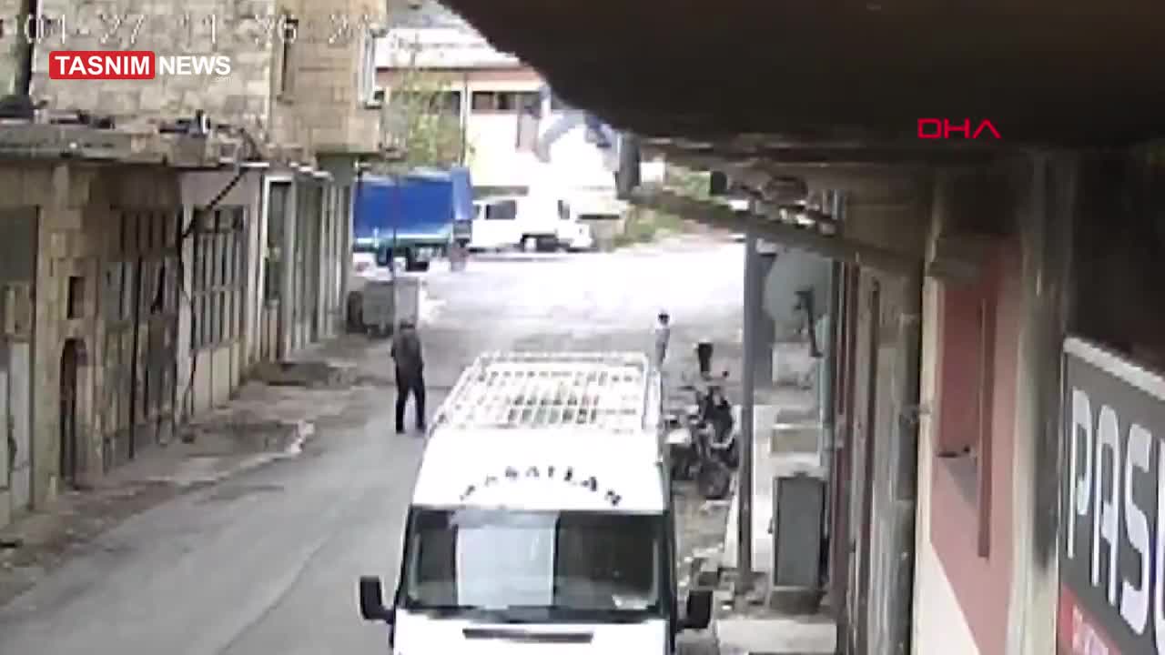   کودک ۲ ساله سوری به سطل آشغال سقوط کرد و سالم ماند