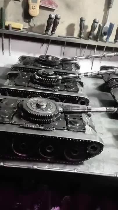   تولد مجسمه های شگفت‌انگیز از ضایعات خودرو