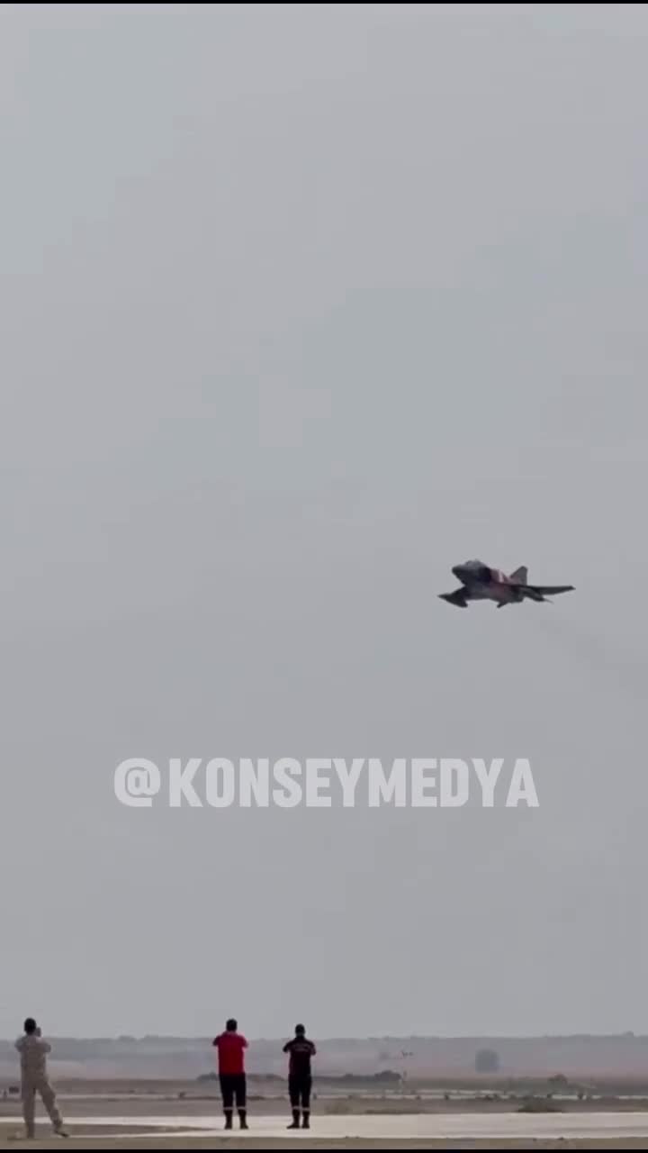 ببینید؛ معجزه در نجات اف ۴ در ثانیه‌ آخر!