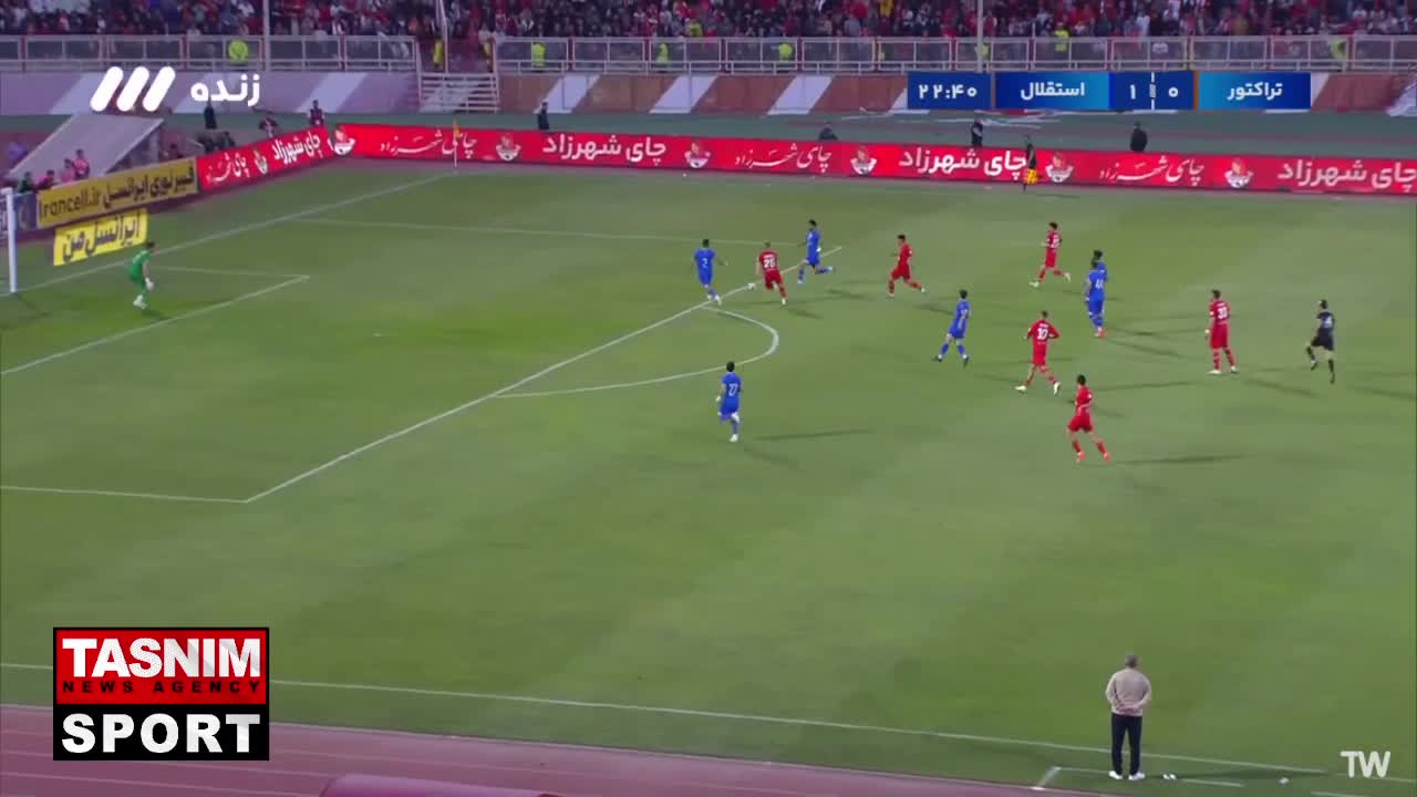   گل اول تراکتور به استقلال توسط امیرحسین حسین زاده