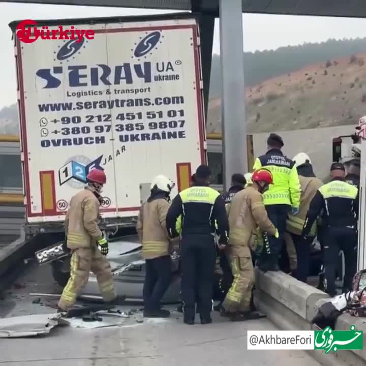   له کردن خودروهای سواری توسط تریلی در ترکیه