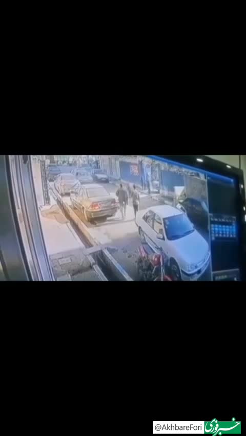   فرار عجیب راننده یک خودرو بعد از تصادف و خسارت زدن به سایر خودروها در اصفهان