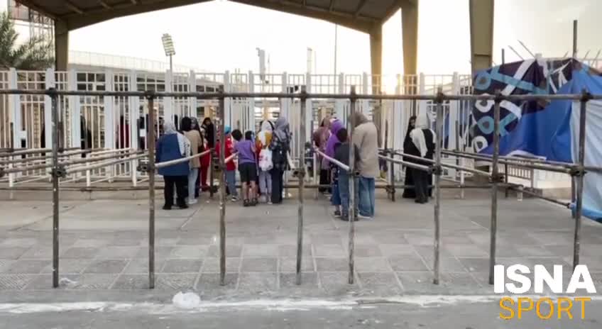   ورود بانوان به ورزشگاه نصیری یزد