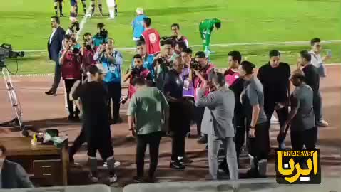   شعار «بندرعباس تسلیت» از سوی تماشاگران زن دیدار  چادرملو اردکان و فولاد خوزستان