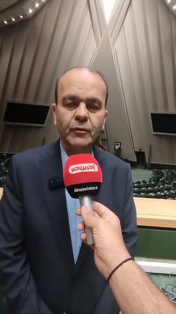   مجید نصیرپور نماینده مجلس: پوشش دخترها و پسرها به شدت نگران‌کننده است!