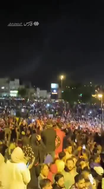   جشن مردم شهر تبریز پس از قهرمانی تراکتور