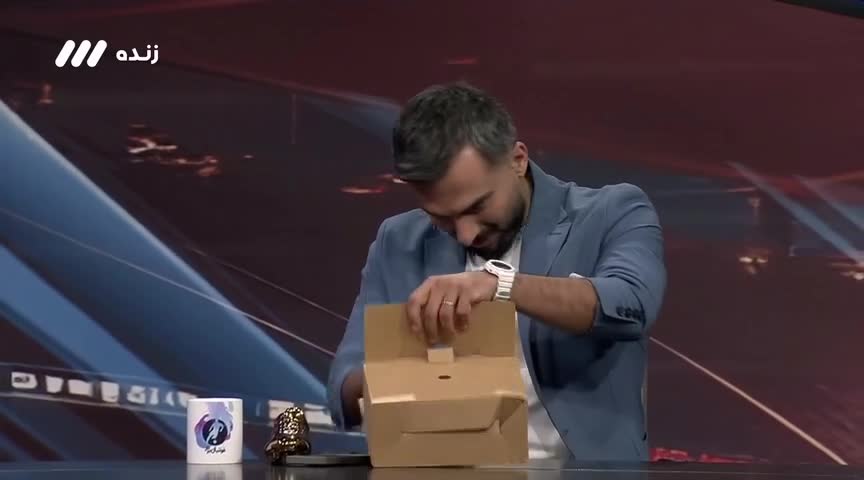   کنایه جالب محمدحسین میثاقی روی آنتن زنده به سازمان لیگ؛ اهدای توپ طلا از منیریه تهران!