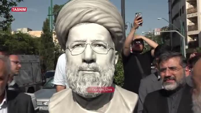   رونمایی از سردیس شهید رئیسی در میدان پاستور تهران
