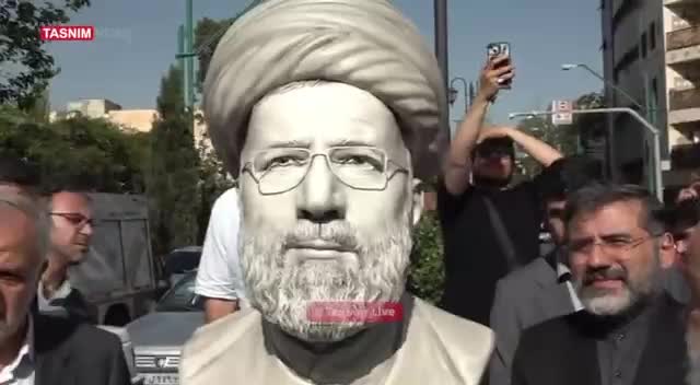   رونمایی از سردیس شهید رئیسی در میدان پاستور تهران