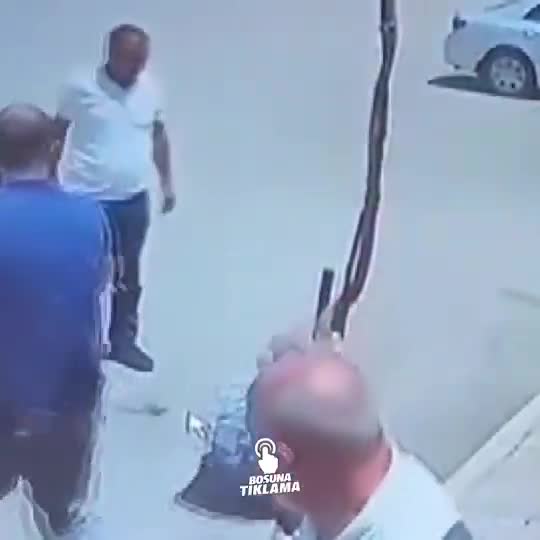   اقدام شوکه‌کننده یک مرد پس از مشاجره با برادرش؛ شلیک گلوله وسط خیابان