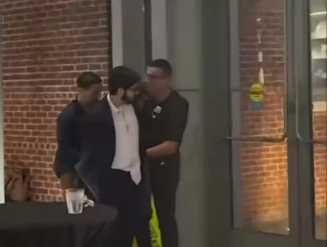   لحظه بازداشت مظنون تیراندازی و قتل کارکنان سفارت اسرائیل در واشنگتن