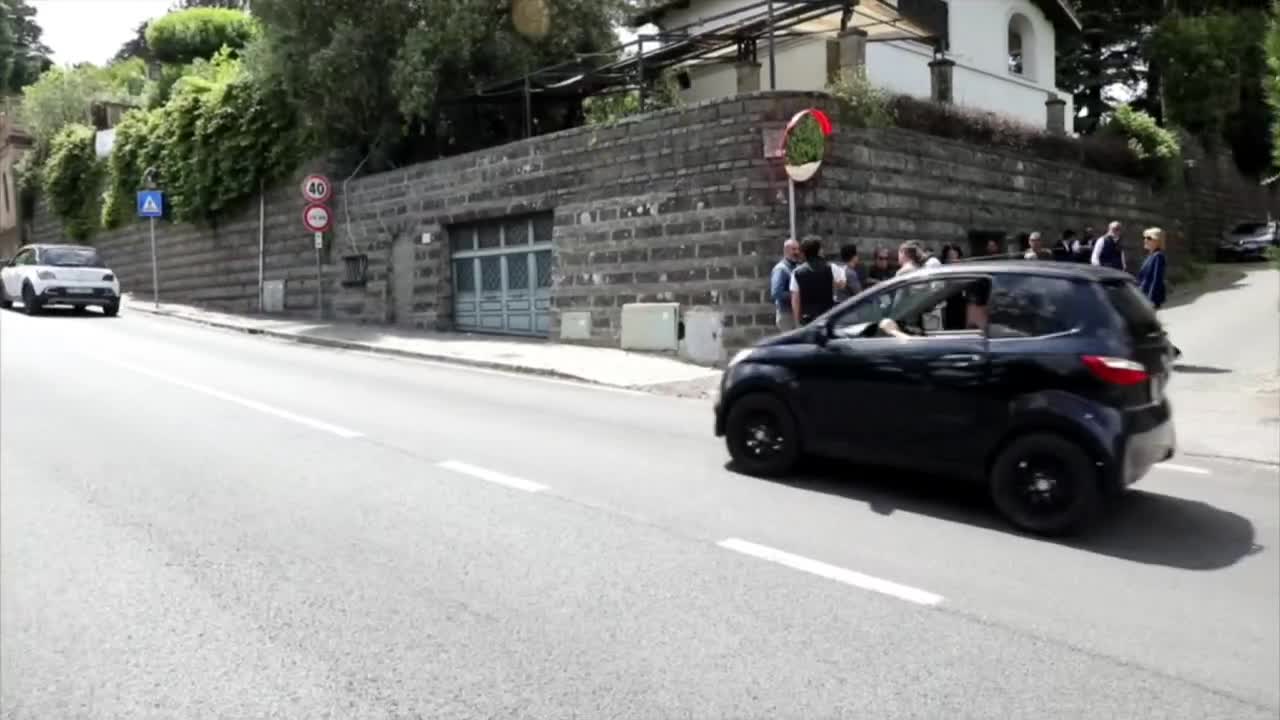   انتظار خبرنگاران در محل مذاکرات ایران و آمریکا در رم