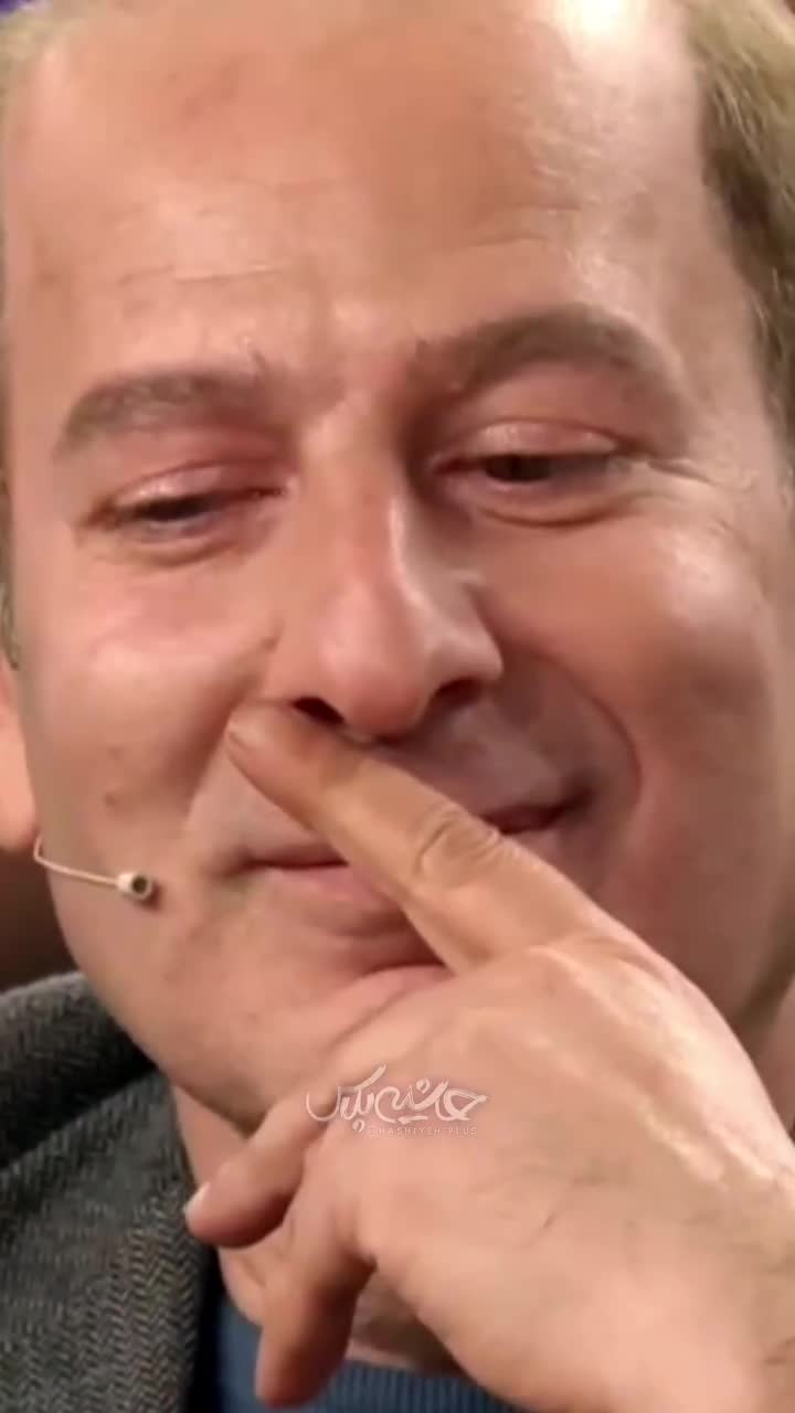   سرازیر شدن اشک‌های رامین ناصر با شنیدن یک آواز روی آنتن تلویزیون