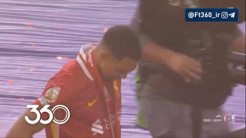   اشک‌های آرنولد در جشن قهرمانی لیورپول