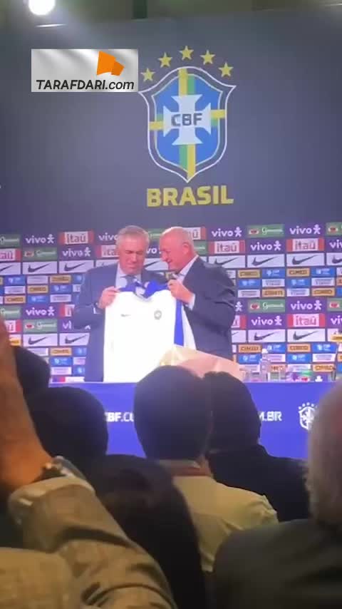    لحظه معرفی کارلو آنچلوتی به عنوان سرمربی جدید تیم برزیل!