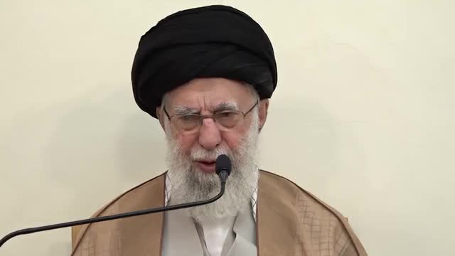   توصیه رهبر انقلاب به استانداران: با مردم گرم بگیرید