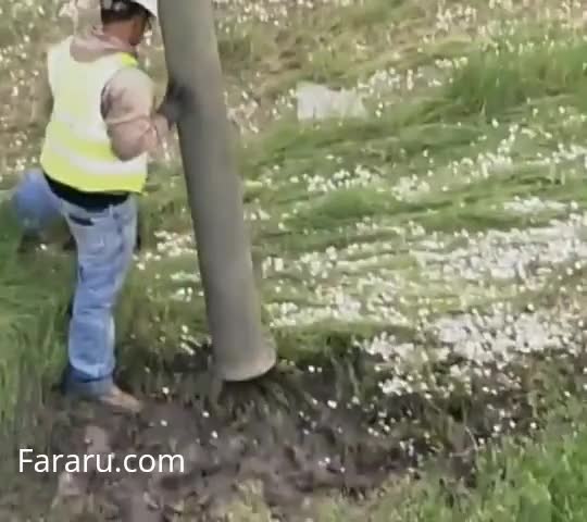 ببینید؛ واژگونی کامیون حامل سکه یک بزرگراه را بست