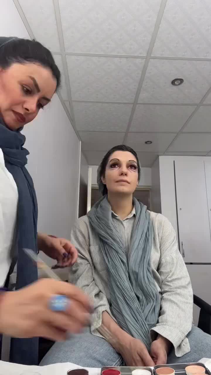   مراحل طاقت‌فرسای گریم الیکا عبدالرزاقی برای یک نمایش