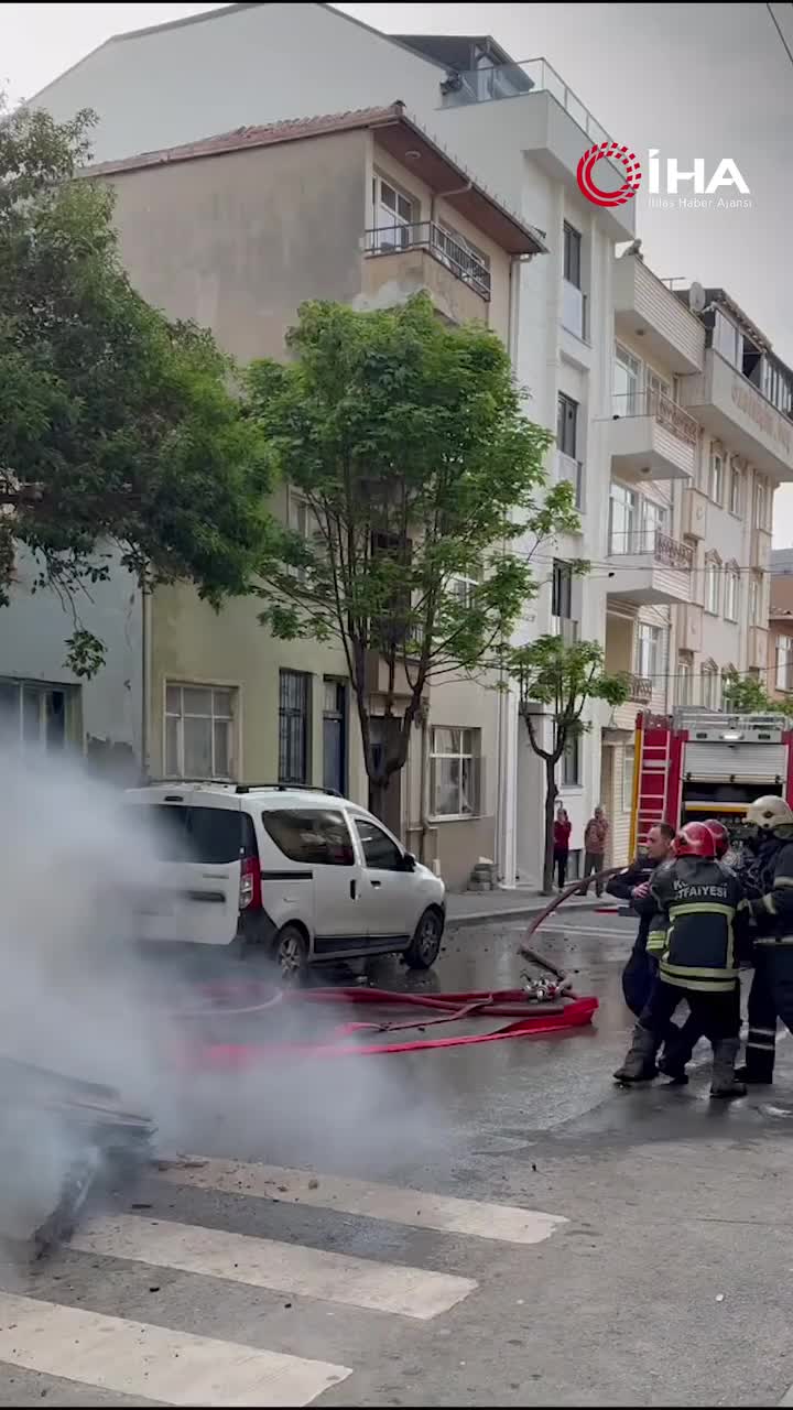   لحظه هولناک ریزش دیوار آتشین روی سر آتش‌نشانان