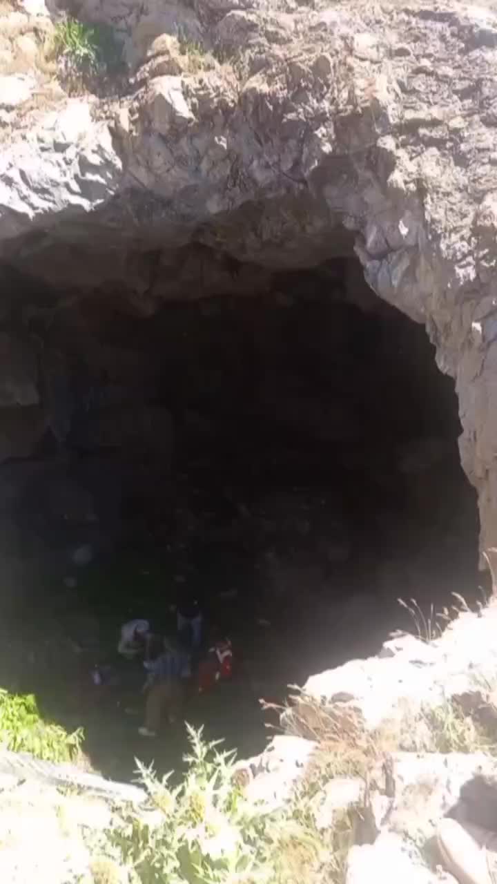   نجات نوجوان بوکانی گرفتار شده در داخل غار