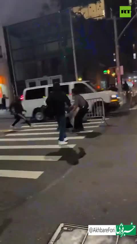   زیر گرفتن معترضان توسط خودرو پلیس در نیویورک