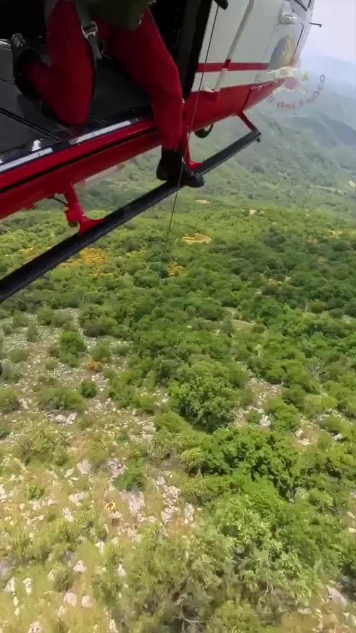   عملیات نجات در ارتفاع 1000 متری در جنگل های ایتالیا