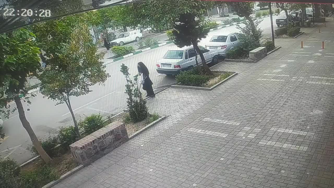   گوشی قاپی عجیب راکب موتورسوار در خیابان گاز مشهد