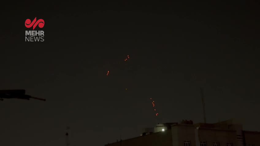    هم اکنون فعالیت پدافند تهران در پی حملات پهپادی ارتش اسرائیل