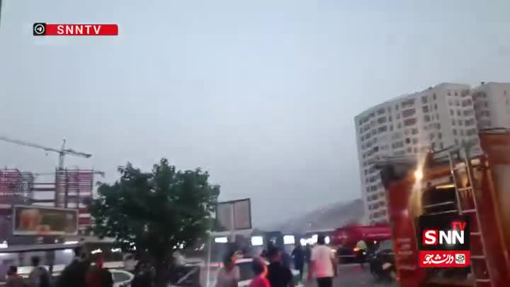   حضور نیروهای امدادی و نظامی در محل‌های مورد هدف قرار گرفته تهران برای تسریع در امدادرسانی