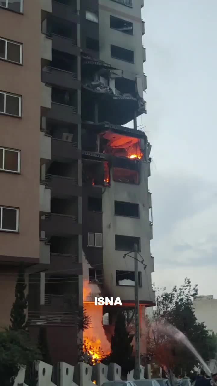   تصاویری از وضعیت مجتمع اساتید سرو- منطقه سعادت آباد پس از شنیده شدن چندین صدای انفجار در تهران