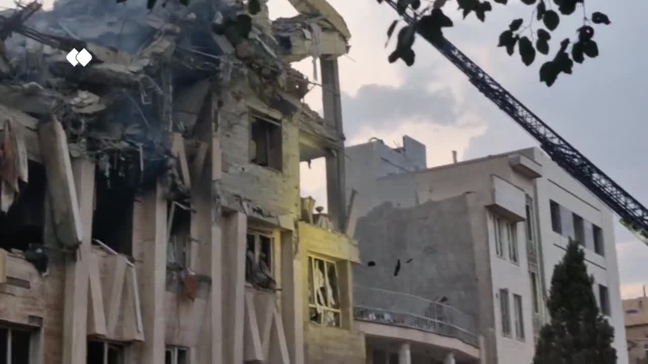   تصاویر وضعیت ساختمان‌هایی در نارمک و فرحزاد پس از حمله اسرائیل