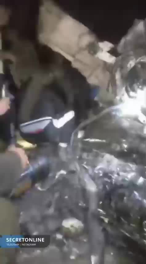   لاشه یک هواگرد ساقط شده توسط پدافند هوایی ارتش ایران در شهر بویین زهرا استان قزوین