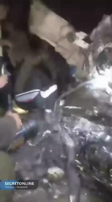   لاشه یک هواگرد ساقط شده توسط پدافند هوایی ارتش ایران در شهر بویین زهرا استان قزوین