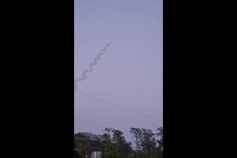   انهدام پرتابه‌های دشمن در آسمان مشهد