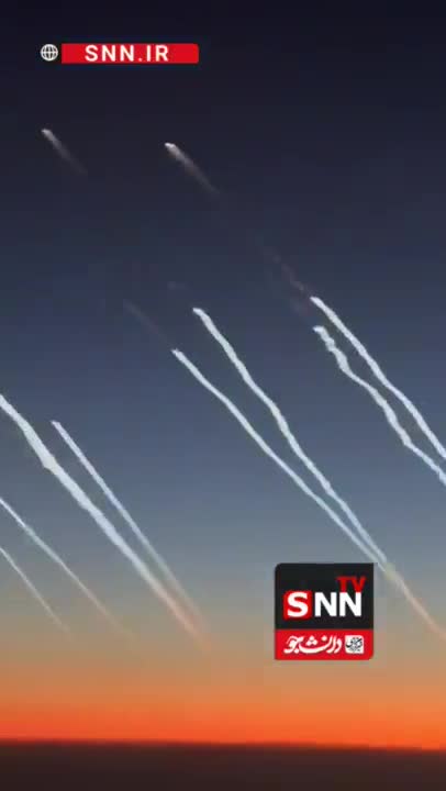   موشک‌های بالستیک ایران از دید کابین هواپیمای مسافربری بر فراز دبی