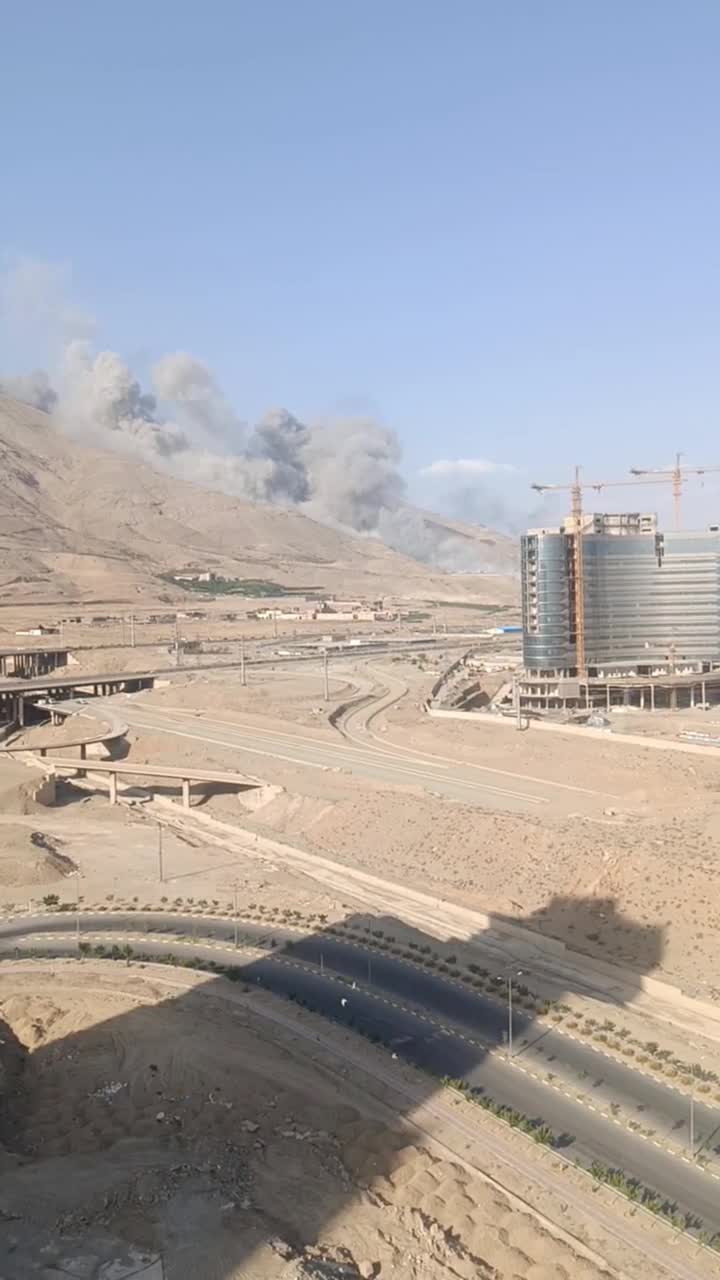   تصاویر تازه از حمله رژیم اسرائیل به شهرک شهید باقری در محدوده چیتگر تهران