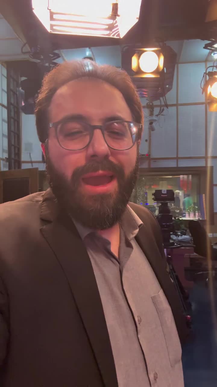   رجزخوانی امیرحسین طهماسبی مجری شبکه ۳ بلافاصله بعد از بمباران صداوسیما: خیلی پلشتی نتانیاهو