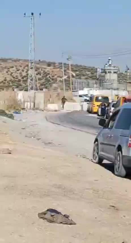    فرار نظامیان اسراییلی از ایست‌ بازرسی بعد از صدور هشدار موشک‌باران