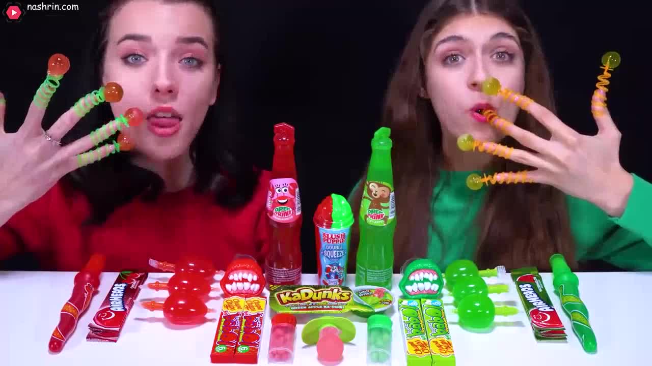 چالش فود اسمر لیلی بو - خوردن غذاهای قرمز و سبز