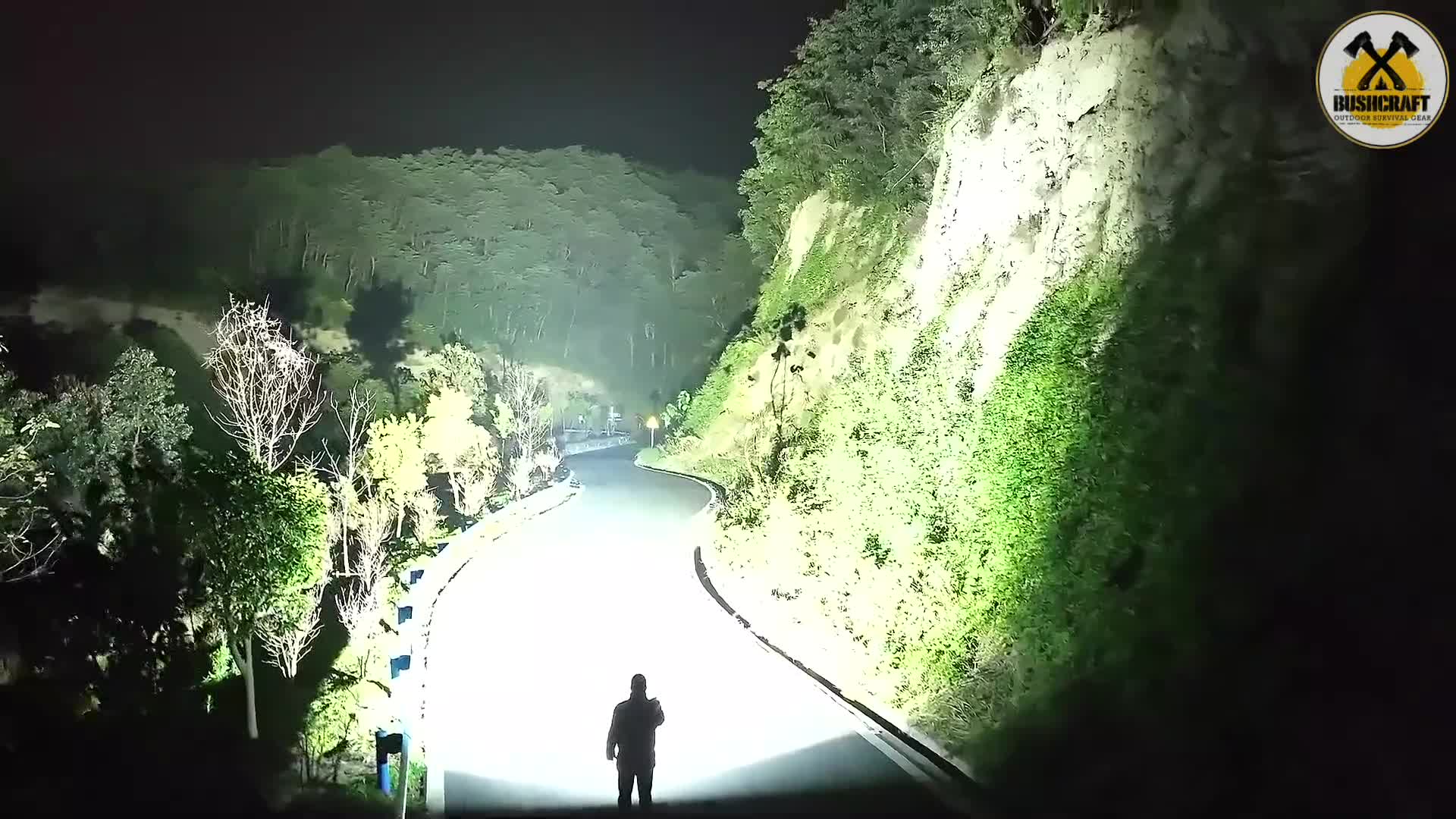 تست قویترین چراغ قوه دنیا