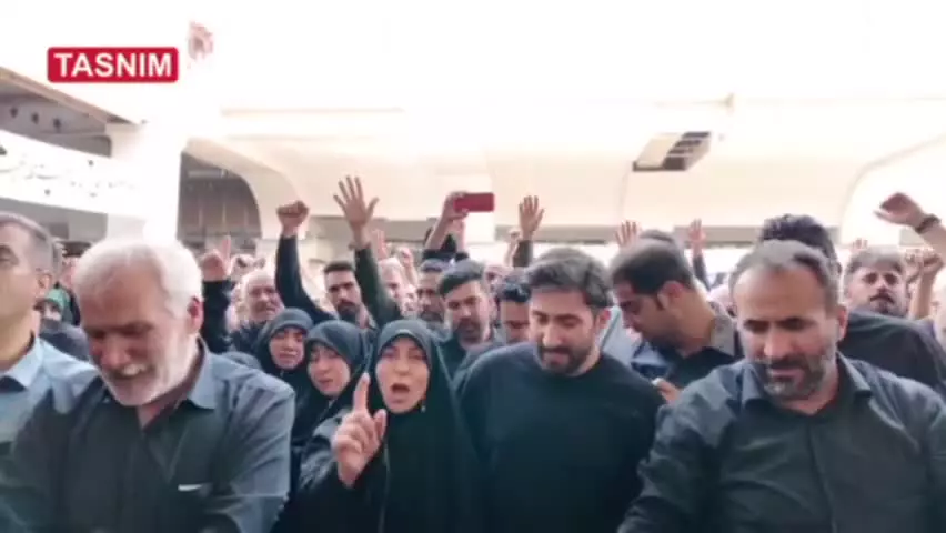   صلابت زینبی همسر شهید محمدرضا امیرخانی در آیین تشییع و تدفین همسرش