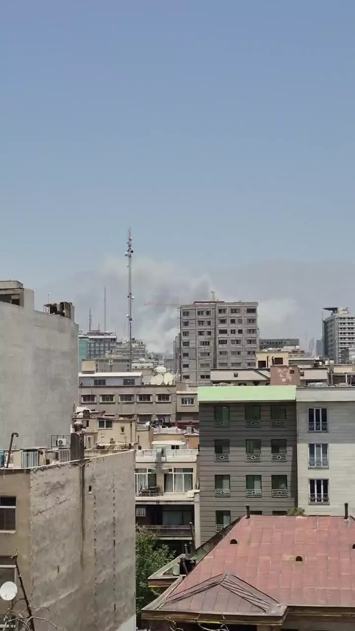   دقایقی پیش صدای چند انفجار در تهران شنیده شد