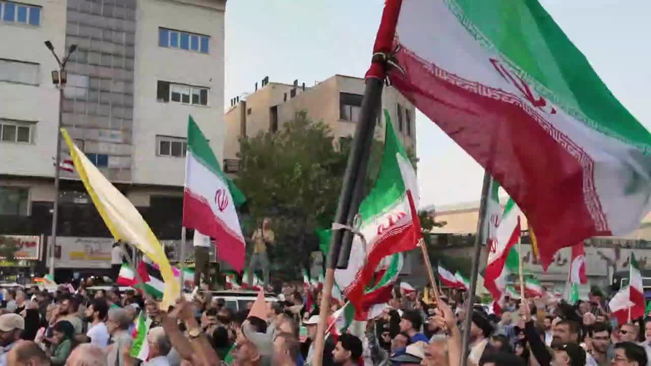   حضور زهرا پزشکیان و حسن مجیدی دختر و داماد رئیس جمهور در جشن پیروزی