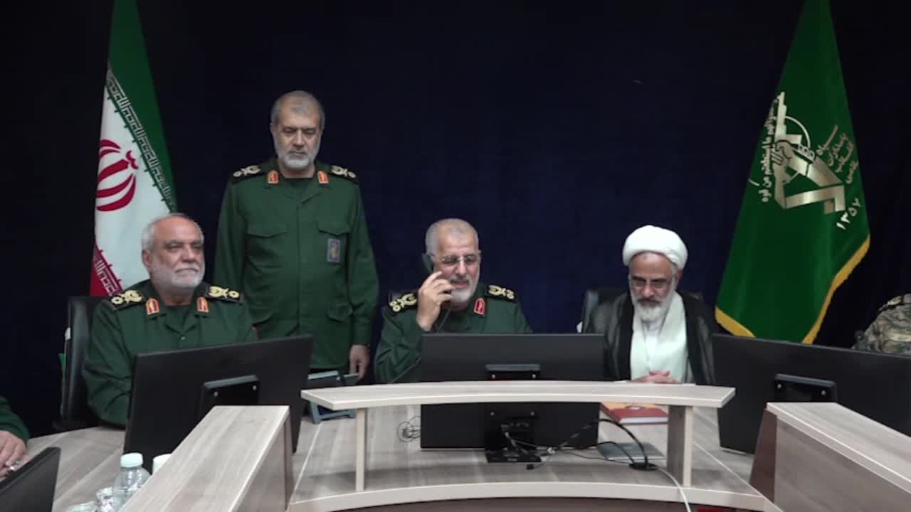   لحظۀ اعلام رمز عملیات بشارت فتح توسط فرمانده کل سپاه