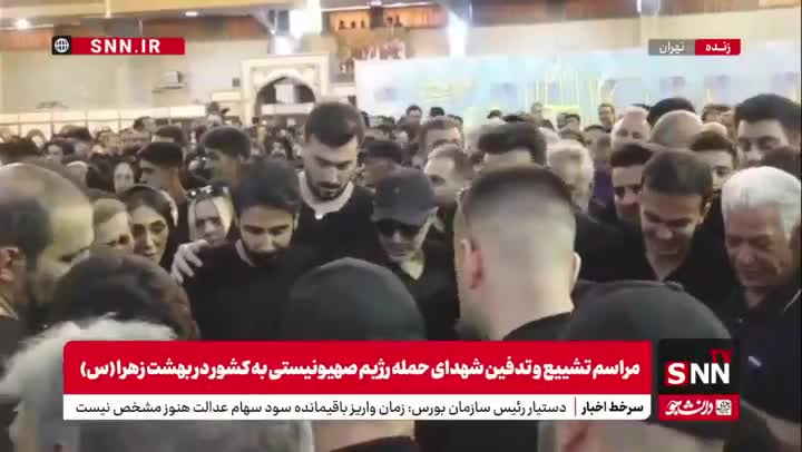    حضور محسن تنابنده در مراسم تشییع پیکر برادرزاده‌اش در گلزار شهدای بهشت زهرا (س)