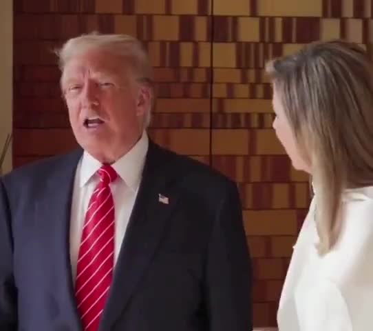   ملکه هلند ادای ترامپ را در آورد