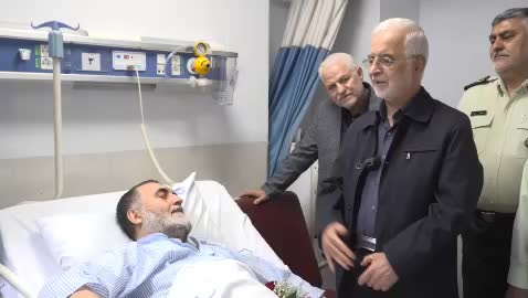   عیادت وزیر کشور از مجروحان پلیس