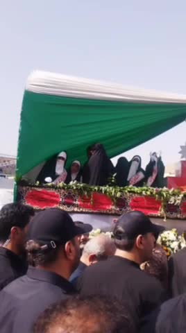   حضور رئیس جمهور در جمع حاضرین مراسم تشییع پیکر مطهرشهدای اقتدار