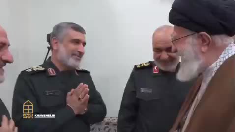   لحظاتی از دیدار فرماندهان شهید سلامی، حاجی‌زاده و کاظمی با رهبر انقلاب