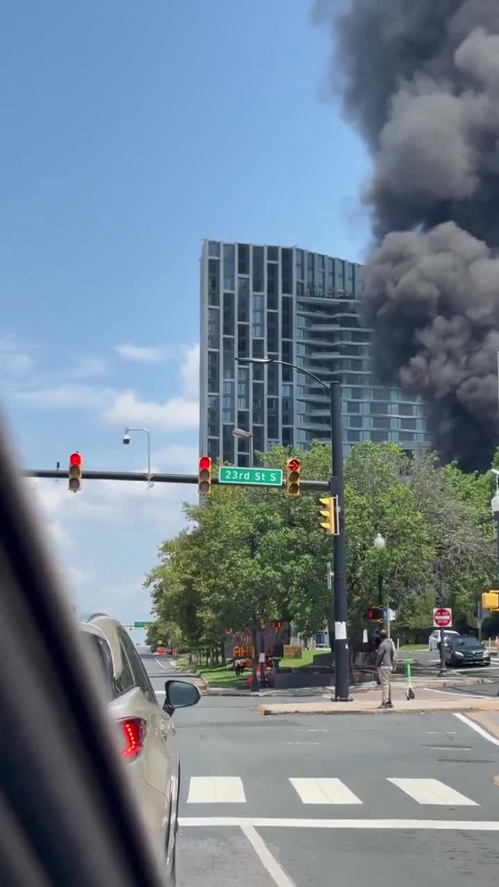 انفجار خودرو در پایتخت آمریکا؛ امنیت زیر سوال واشنگتن | 9 تیر 1404